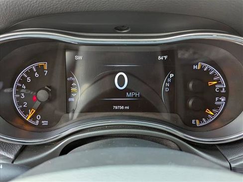 Used 2022 Jeep Grand Cherokee Limited image 11