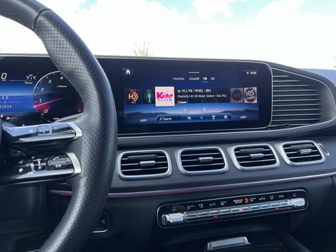 Certified 2025 Mercedes-Benz GLS 450 4MATIC image 32