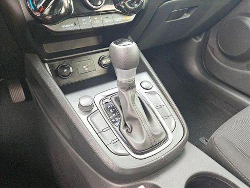 Used 2022 Hyundai Kona SEL image 12