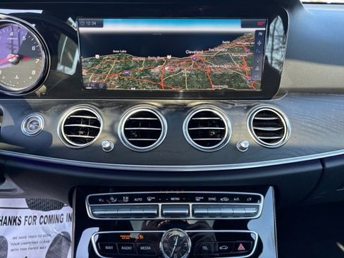 Used 2017 Mercedes-Benz E 300 4MATIC image 17