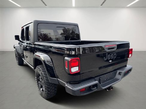 Used 2022 Jeep Gladiator Sport image 4