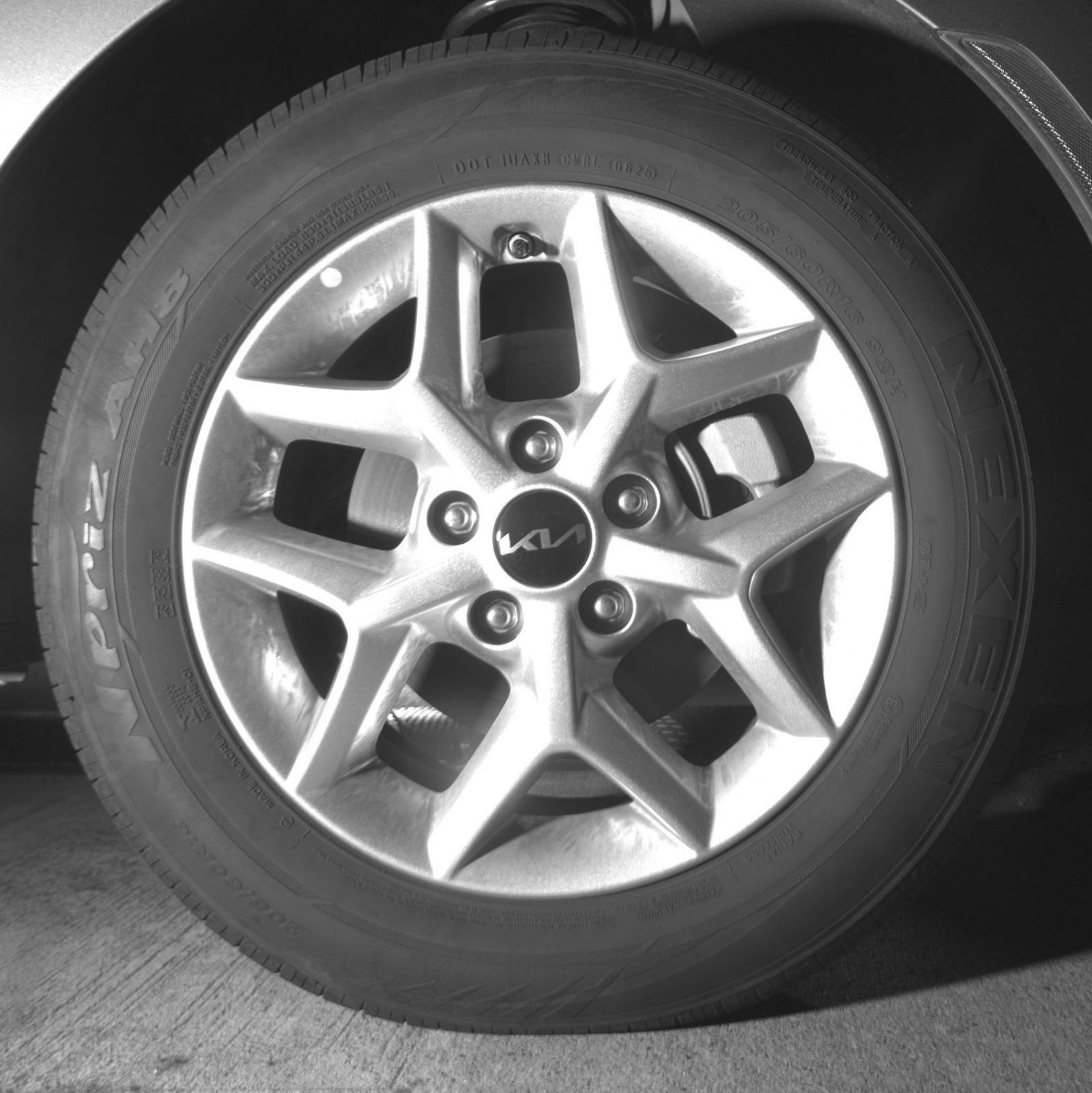 Used 2025 Kia Soul LX w/ LX Technology Package FWD image 15