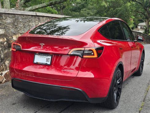 Used 2022 Tesla Model Y Long Range AWD/4WD image 11