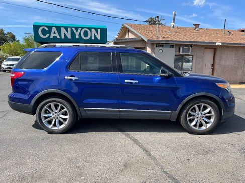 Used 2014 Ford Explorer XLT w/ Equipment Group 202A FWD image 2