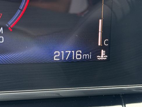 Certified 2024 Chevrolet Trax RS w/ Sunroof Package FWD image 33