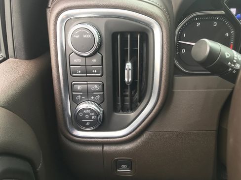 Used 2023 GMC Sierra 3500 Denali image 20