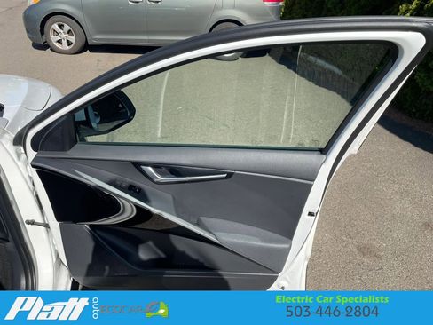 Used 2023 Kia Niro Wave image 52