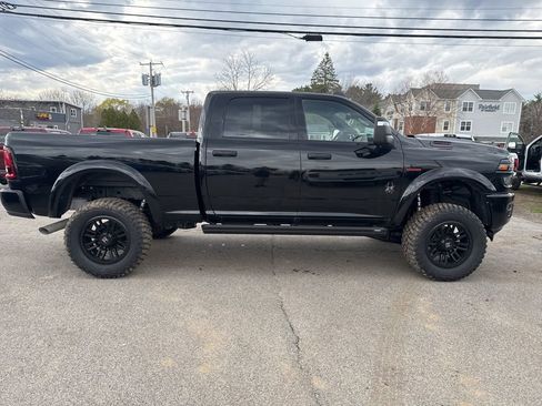 New 2025 RAM 2500 Big Horn AWD/4WD image 6