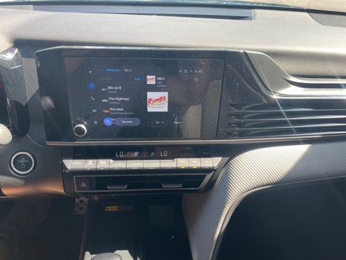 Used 2025 Toyota Camry SE FWD image 17