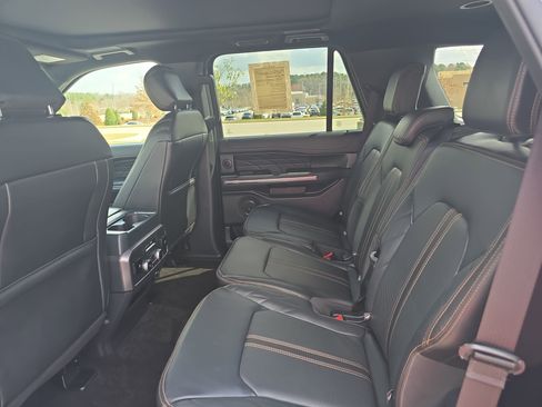Used 2022 Ford Expedition Platinum image 14