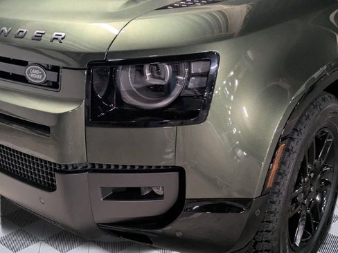 New 2026 Land Rover Defender 110 X-Dynamic SE AWD/4WD image 10