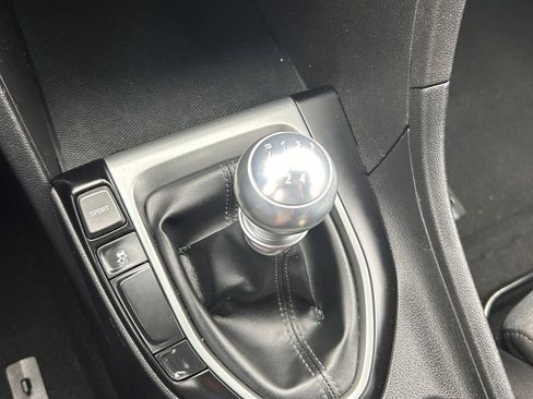 Used 2019 Hyundai Veloster Turbo R-Spec image 15