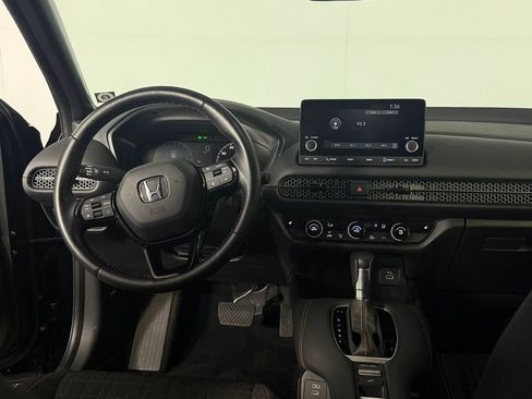 Used 2025 Honda HR-V Sport image 11