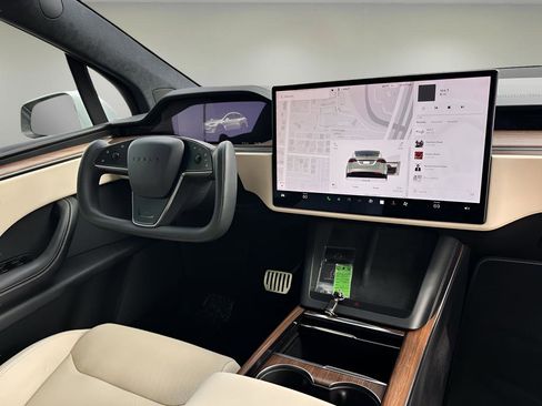 Used 2023 Tesla Model X AWD/4WD image 10
