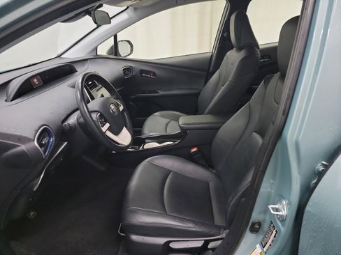 Used 2016 Toyota Prius Two image 12