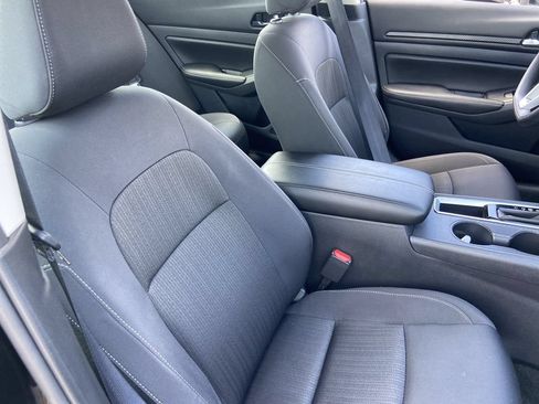 Used 2025 Nissan Altima 2.5 SV FWD image 22