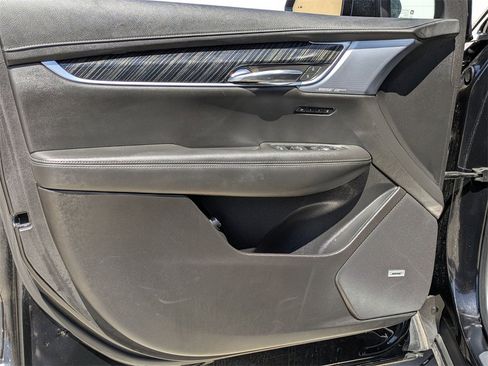 Used 2024 Cadillac XT6 Premium Luxury image 11