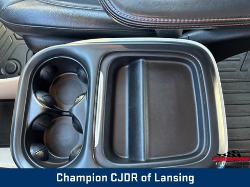 Used 2017 Chrysler Pacifica Touring-L w/ Tire & Wheel Group FWD image 33