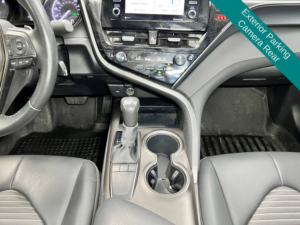 Used 2022 Toyota Camry SE w/ Carpet Mat Package (TMS) FWD image 10