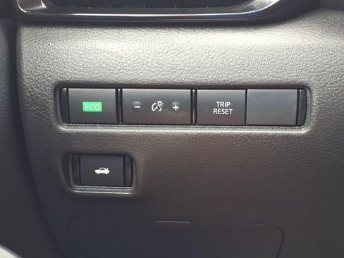 Used 2025 Nissan Sentra SV FWD image 20