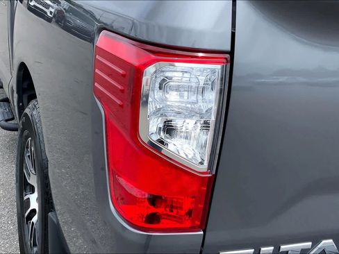 Used 2023 Nissan Titan SV w/ SV Convenience Package AWD/4WD image 28