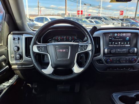 Used 2018 GMC Sierra 1500 SLT w/ SLT Premium Package AWD/4WD image 13