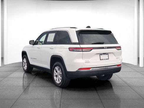 Used 2022 Jeep Grand Cherokee Limited AWD/4WD image 6