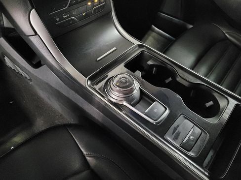 Used 2020 Ford Edge SEL image 26