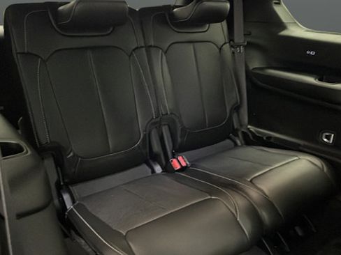 Used 2025 Jeep Grand Cherokee L Limited w/ Luxury Tech Group II AWD/4WD image 26