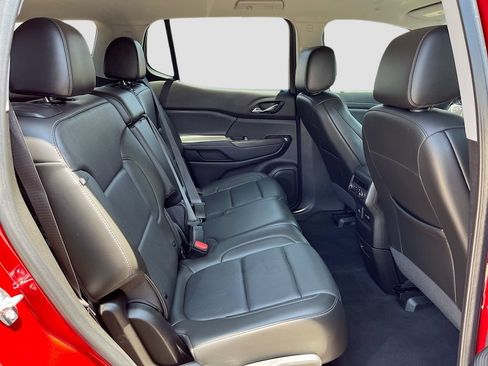 Used 2023 GMC Acadia SLT FWD image 30