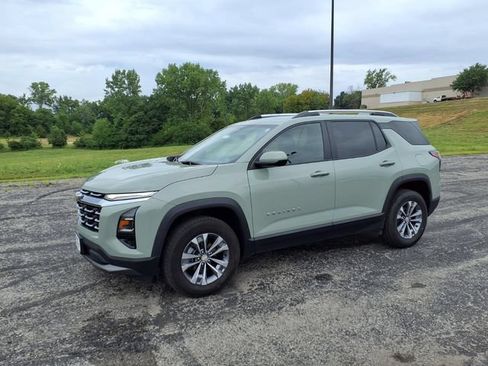 Used 2025 Chevrolet Equinox LT w/ Convenience Package II AWD/4WD image 12