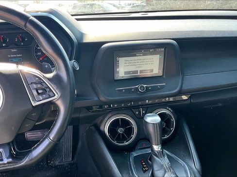 Used 2017 Chevrolet Camaro LT RWD image 6