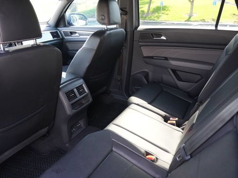 Used 2022 Volkswagen Atlas Cross Sport SEL R-Line AWD/4WD image 14