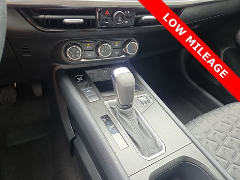 Used 2025 Nissan Kicks SV FWD image 25