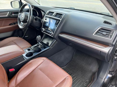 Used 2018 Subaru Outback 2.5i Touring AWD/4WD image 19