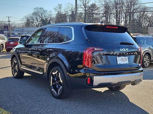 Used 2023 Kia Telluride S FWD image 6