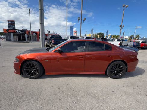 Used 2020 Dodge Charger Scat Pack RWD image 3