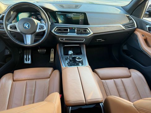 Used 2022 BMW X5 xDrive45e w/ M Sport Package image 4