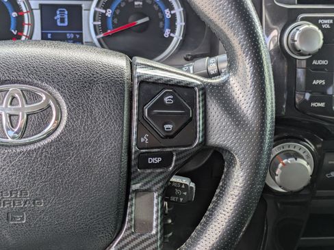 Used 2018 Toyota 4Runner TRD Off-Road AWD/4WD image 20