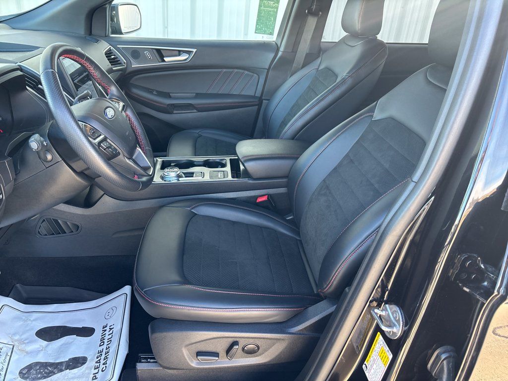 Certified 2024 Ford Edge ST-Line AWD/4WD image 11