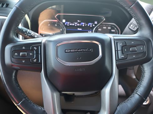 Used 2023 GMC Sierra 2500 Denali w/ Denali Ultimate Package AWD/4WD image 15