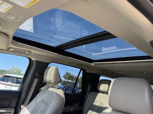 Used 2021 Ford Expedition Max Limited image 15