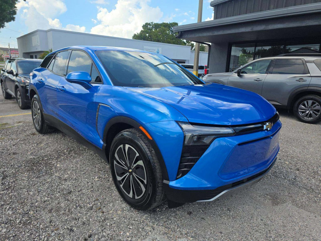 Used 2025 Chevrolet Blazer EV LT AWD/4WD image 2