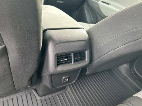 Used 2020 Chevrolet Equinox LT image 19