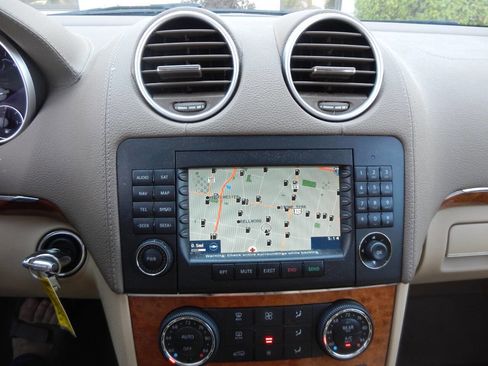 Used 2008 Mercedes-Benz GL 450 4MATIC image 3