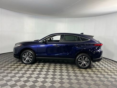 Used 2024 Toyota Venza LE image 11