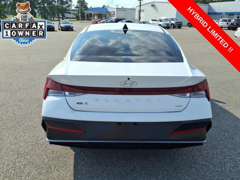 Used 2025 Hyundai Elantra Limited FWD image 4