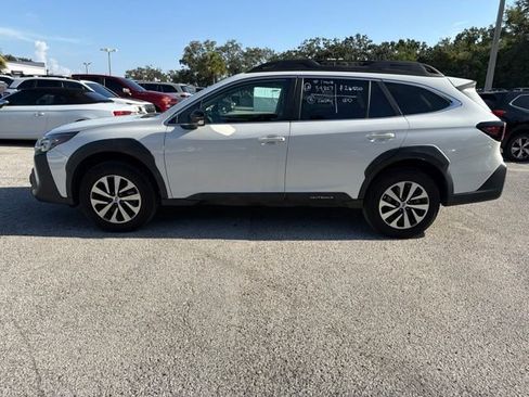 Used 2024 Subaru Outback Premium AWD/4WD image 2