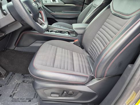 Used 2025 Ford Explorer ST-Line w/ ST-Line Street Pack AWD/4WD image 23