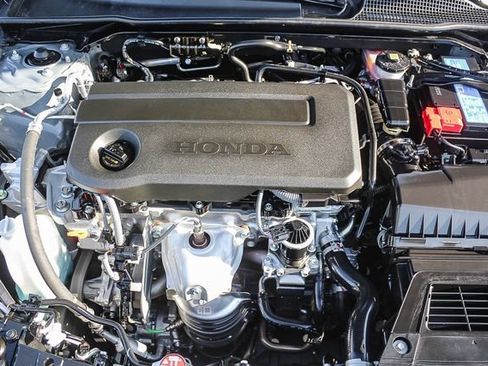 Used 2025 Honda Civic Sport image 40